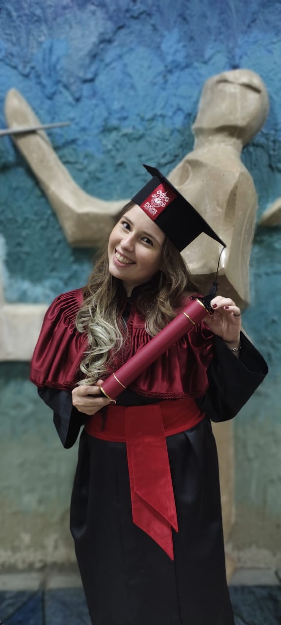 Amanda Regina Modus, advogada especialista em direito digital e gamer